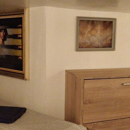 Prague "Above Train Central" Hostel Екстер'єр фото