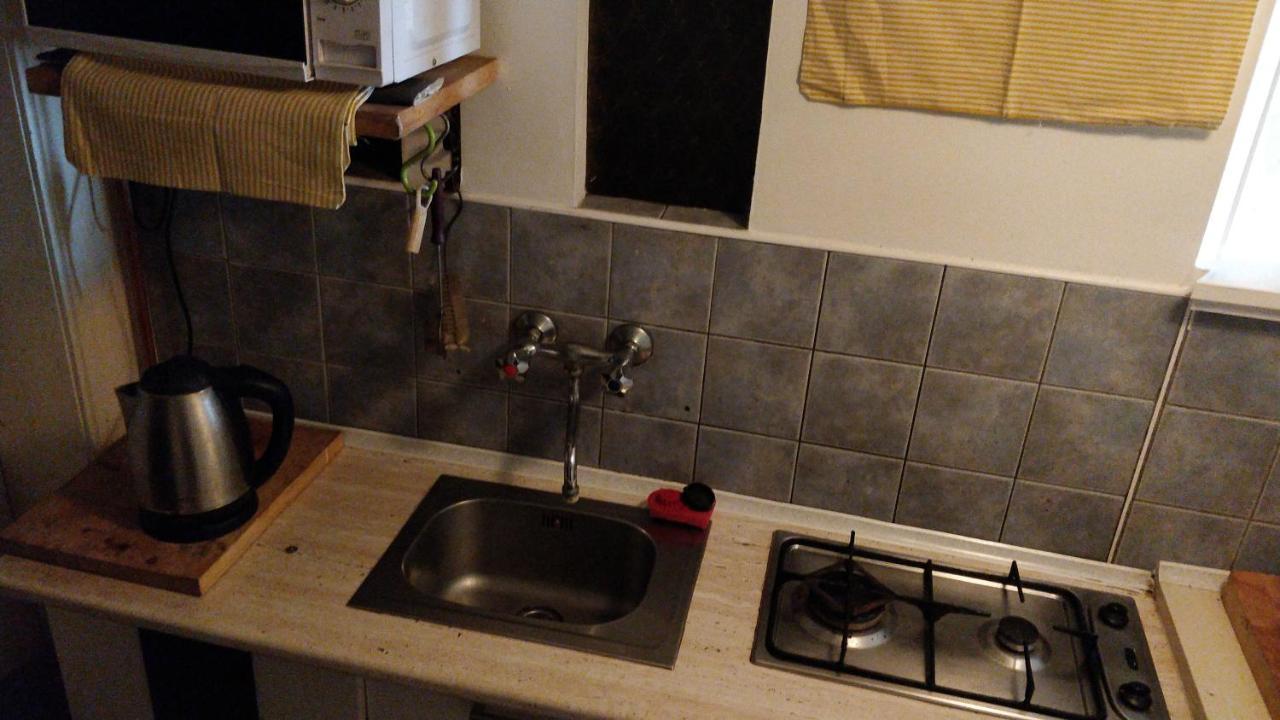Prague "Above Train Central" Hostel Екстер'єр фото